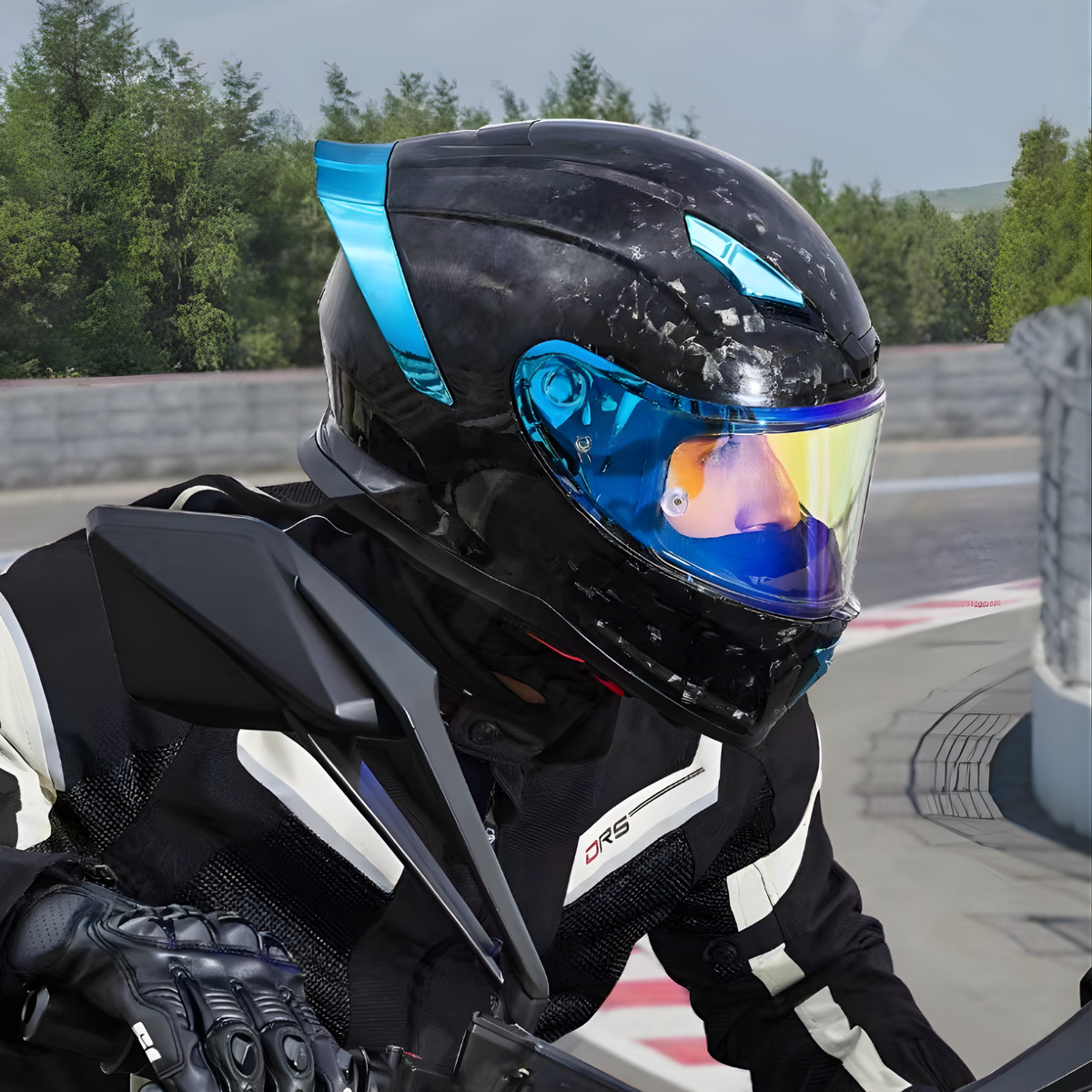 R7 Carbon Full Face Helmet - view 4